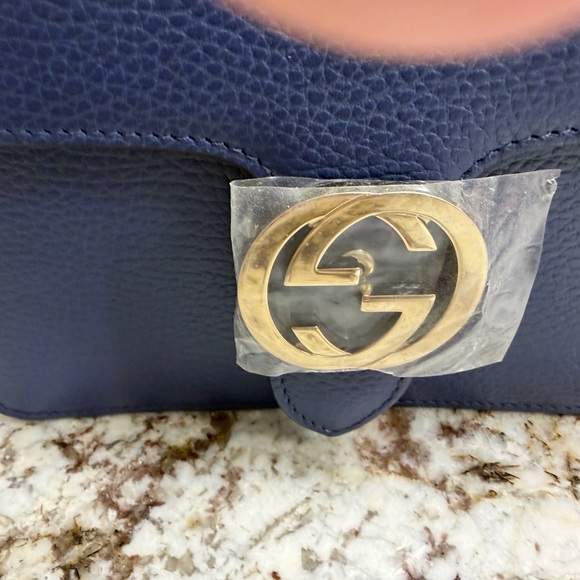 Brand New Gucci Interlocking G Pebbled Leather Shoulder/Crossbody Bag - Picture 6 of 12